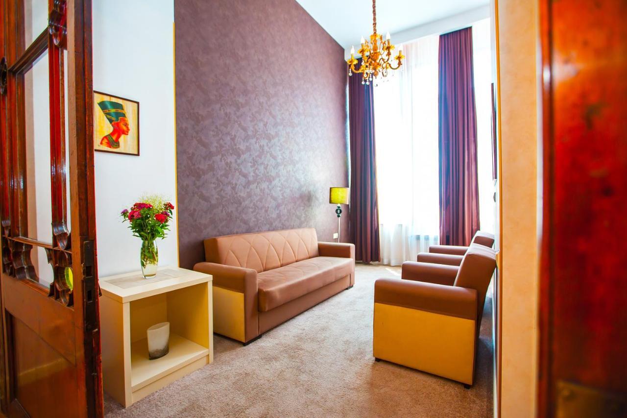 Rustaveli Hotel Tbiliszi Kültér fotó